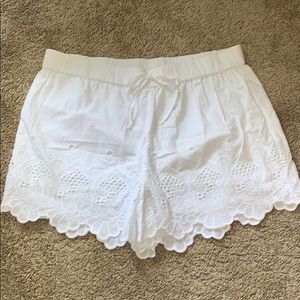 Beautiful white cotton fully lined shorts